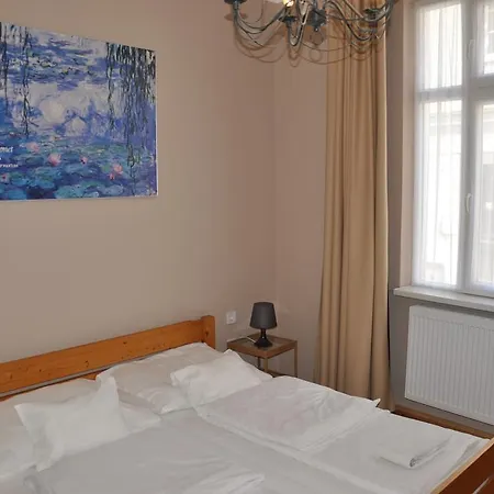 Belvaros Vendeghaz 招待所 Székesfehérvár
