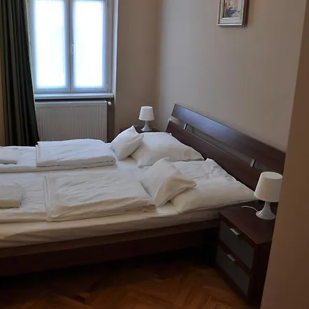 Belvaros Vendeghaz 招待所 Székesfehérvár